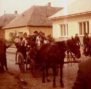 Szreti felvonuls 1975