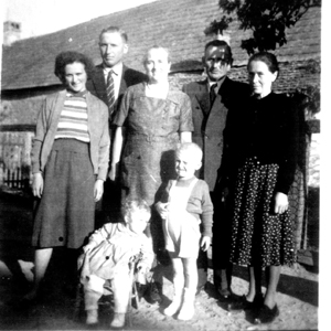 Vinkler csald Brogli Mtysn Hauser Katalinnal 1958-60 krl.jpg