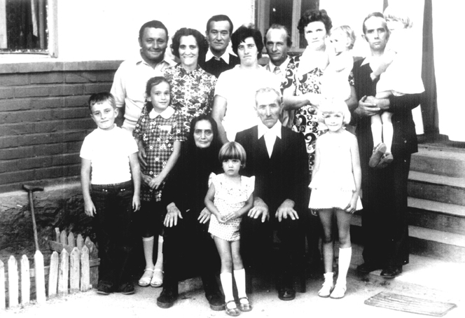 Aranylakodalom csoportkp.jpg