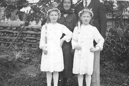 Deutsch Mária, Magdolna elsőáldozás 1942 k..jpg