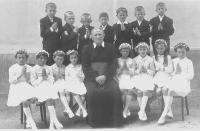 Elsőáldozás 1956-osok Hoffmann Jánossal.jpg