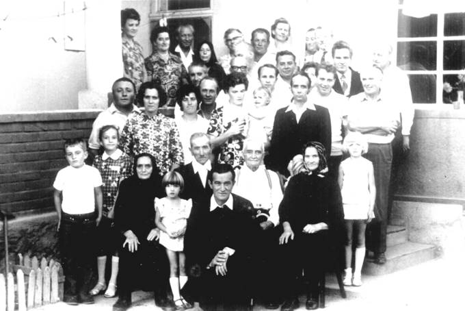 Aranylakodalom, csoportkp.jpg
