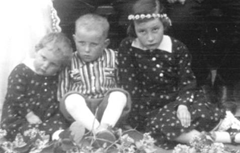 Burger testv�rek �gi J�zsi Mariska 1938.JPG