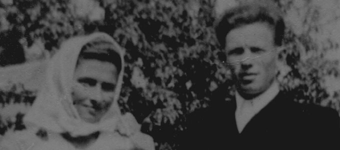 Kati n Pityu b fiatal hzasok 1947.jpg