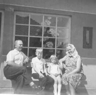Lauber csald.jpg