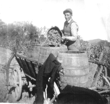 Szreti szekr 1958 k. Burger Lszlval.jpg