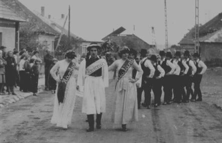 Szreti felvonuls