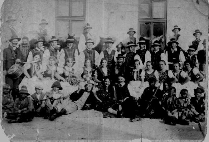 Szreti felvonuls 193 sttebb.jpg