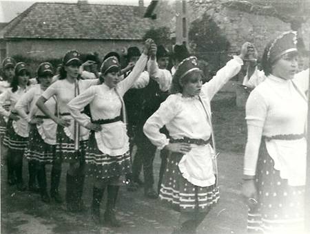 Szreti felvonuls 1980 krl (3).jpg