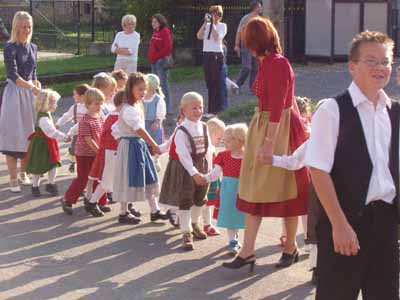 Szreti felvonuls 2005 002.jpg