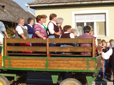 Szreti felvonuls 2005 006.jpg