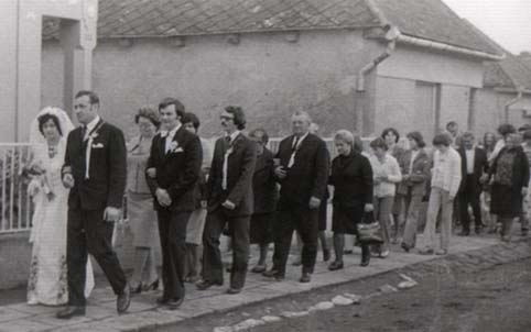 Nmeti Putyi Varhola Mrti 1978.JPG