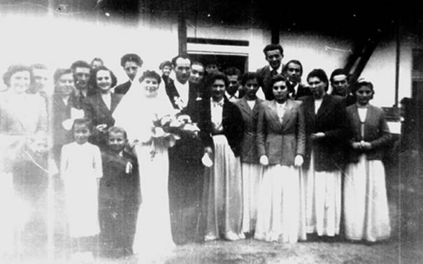Deutsch Magdolna Brogli Mrton eskv 1956.csoportkp.jpg