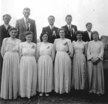Koszorslnyok Deutsch Erzi eskvjn 1956 k.jpg
