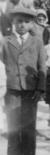 Brogli Vendel (Kacsa Vendu) 1947 Mici Kati eskvi menete mellett.JPG