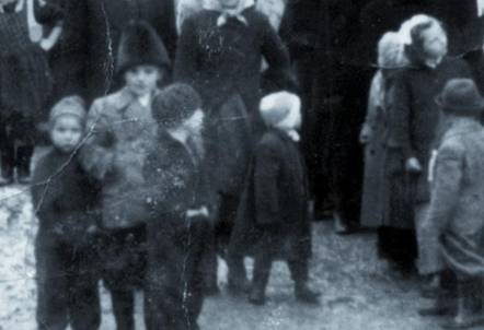 1950-es vek Nn Zsuzsa s Rendes Istvn lakodalmmn.JPG