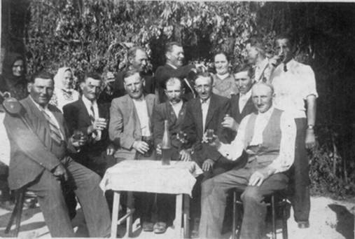 1947 Deutsch Katalibn lakodalmn.JPG