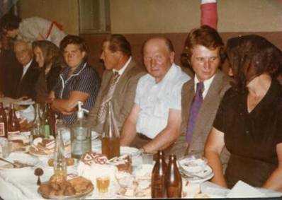 Lakodalmi vacsora 1978. Brogli csald.jpg