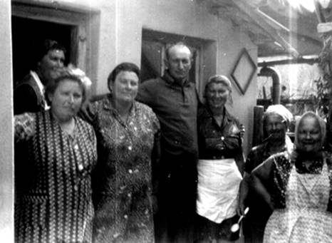 Szakcsnk Bartus Imre lakodalmn 1977.jpg
